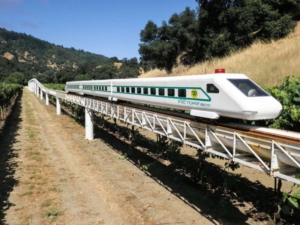 89-year-old retied engineer builds a huge train model in his vineyard