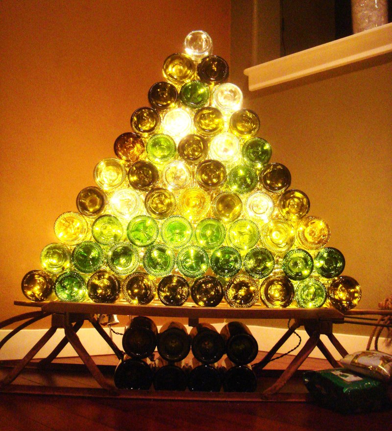 DIY Wine Bottle Christmas Tree