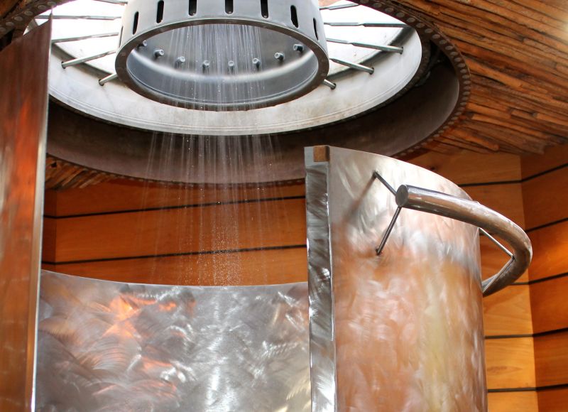 Jet engine shower head