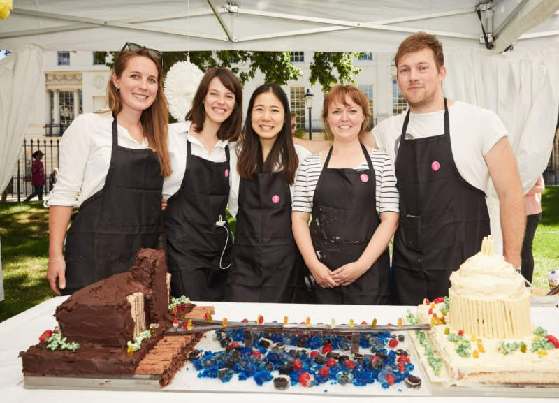 Millenium Bridge cake by Foster + Partners