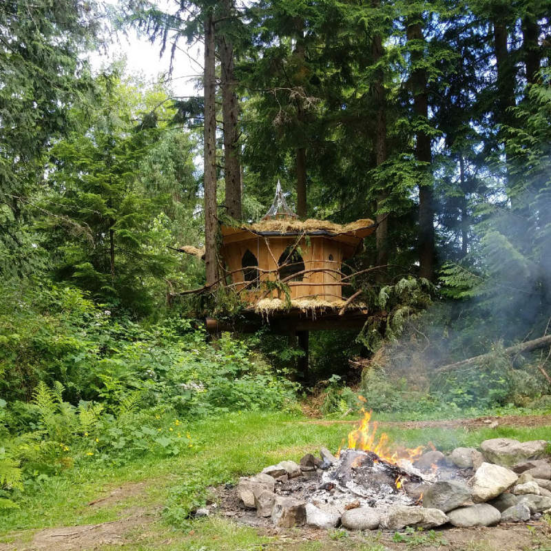 Mountain Views B&B Retreat in Monroe offers pot-friendly treehouses