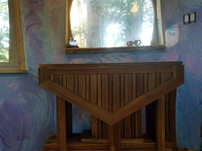 Mountain Views B&B Retreat in Monroe offers pot-friendly treehouses