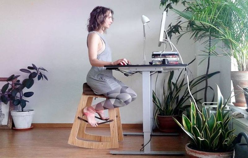 Move It With the Muista Rocking Desk Stool