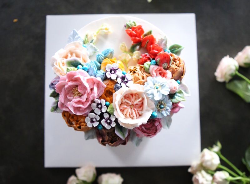 amazing floral cake by Atelier Soo