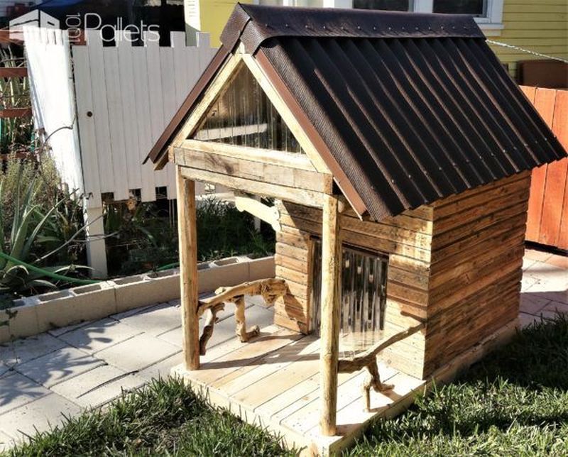 DIY large pallet doghouse can be turned into a kids’ playhouse