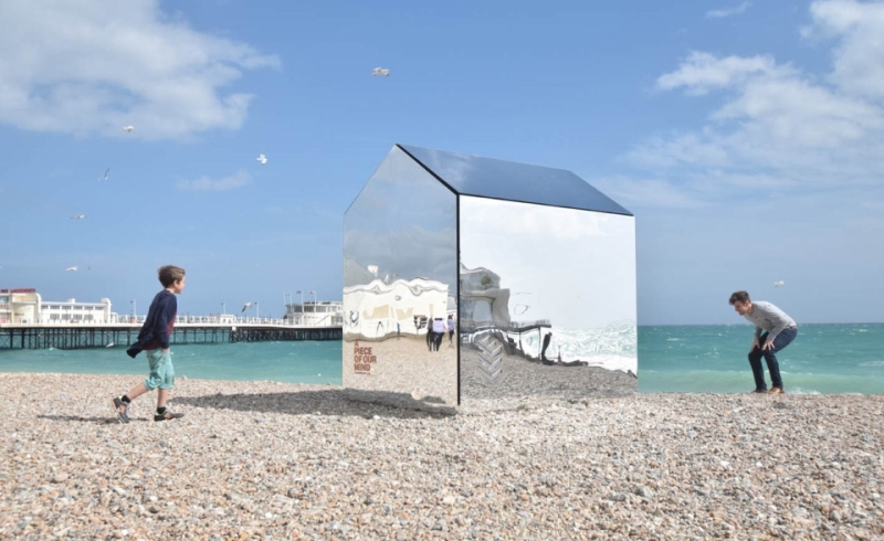 Mirrored-Beach-Hut-ECE-Architecture_1