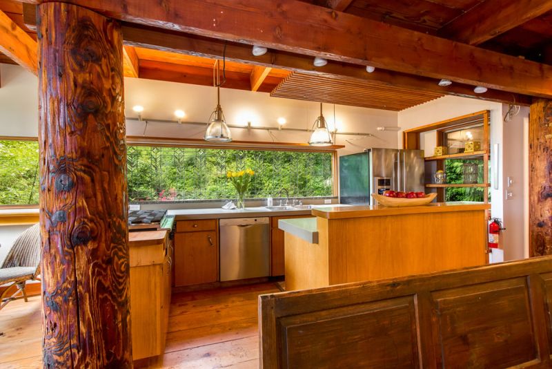 Treehouse Tower kitchen