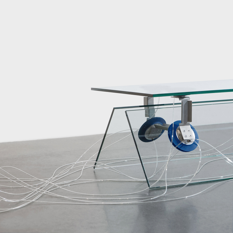 Vacuum bench by Kebei Li uses pneumatic fixtures to hold together the glass panels