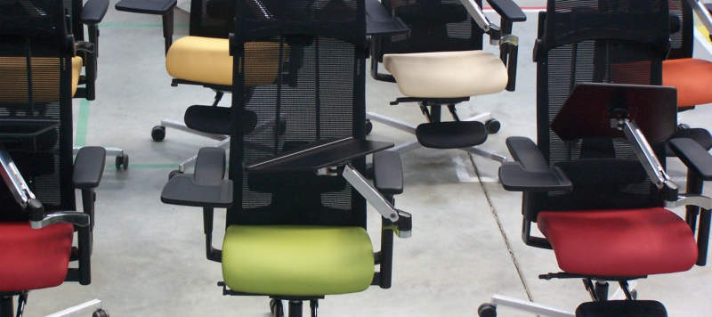 mPosition workstation has adjustable points to fine-tune seating position during work 