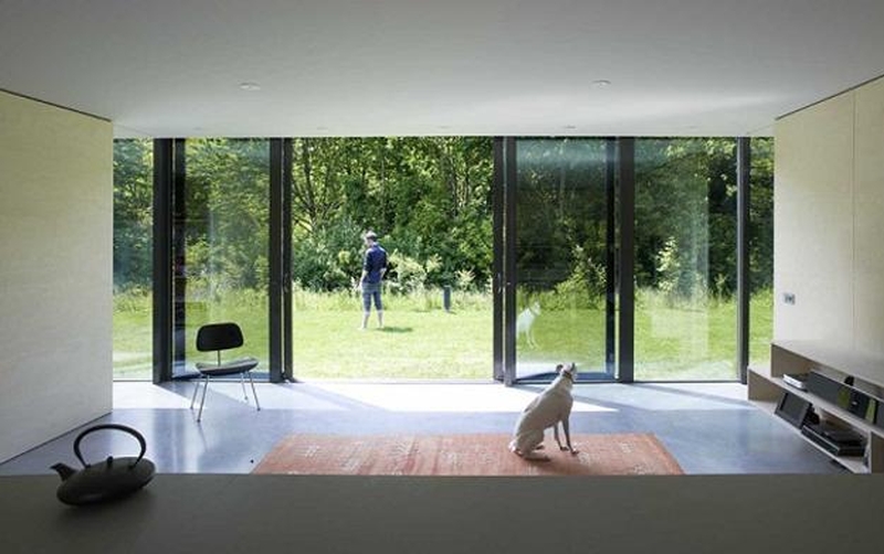 Mirror house is designed by Johan Selbing and Anouk Vogel _1