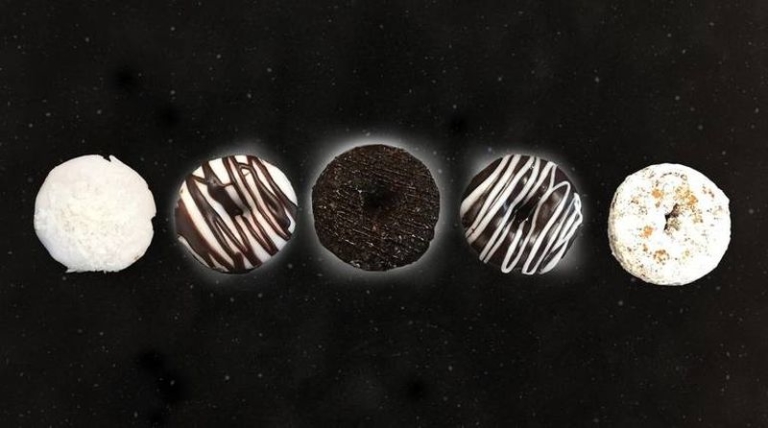 8 solar eclipse-themed food to celebrate once-in-a-lifetime event