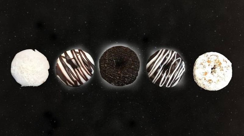 solar eclipse-themed food -5