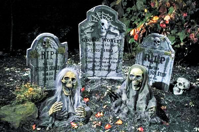 15+ Outdoor Halloween Decoration Ideas Everyone Should Try