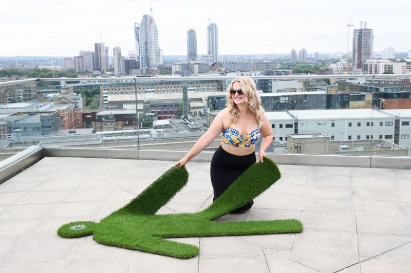 Lawnsie portable lawn