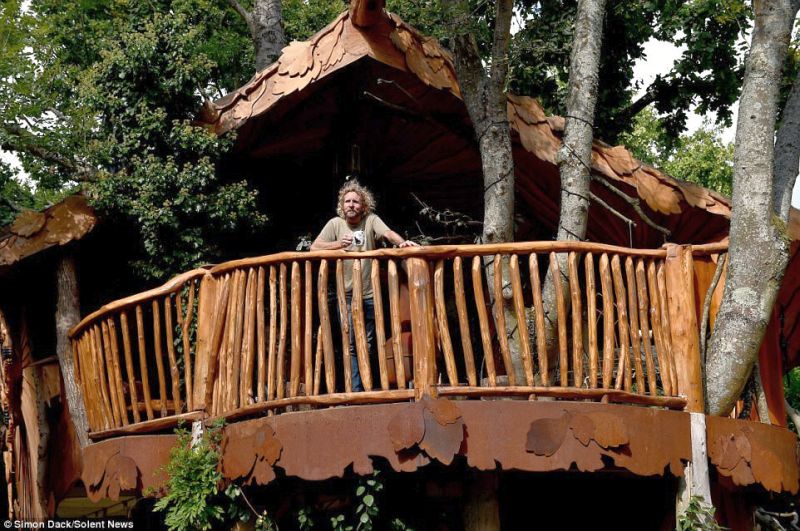 Piggledy Treehouse Blackberry Wood campsite in Ditchling