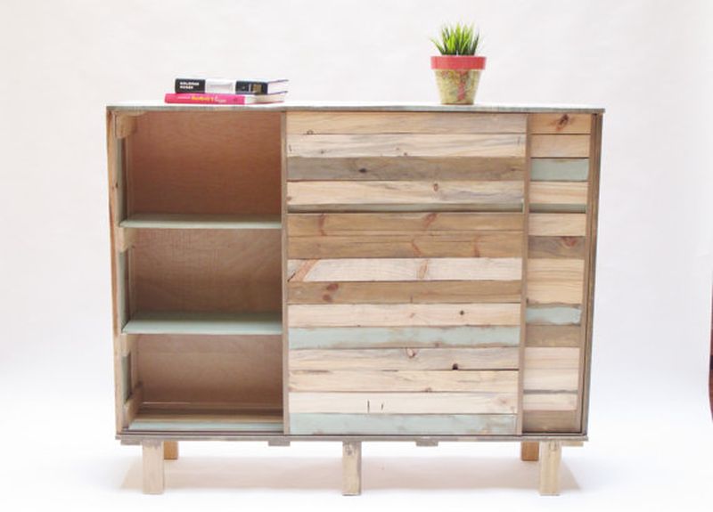 Petulaplas Reclaimed wood cabinet