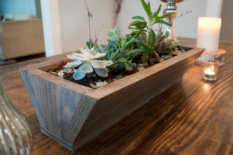 Reclaimed wood planter for living room