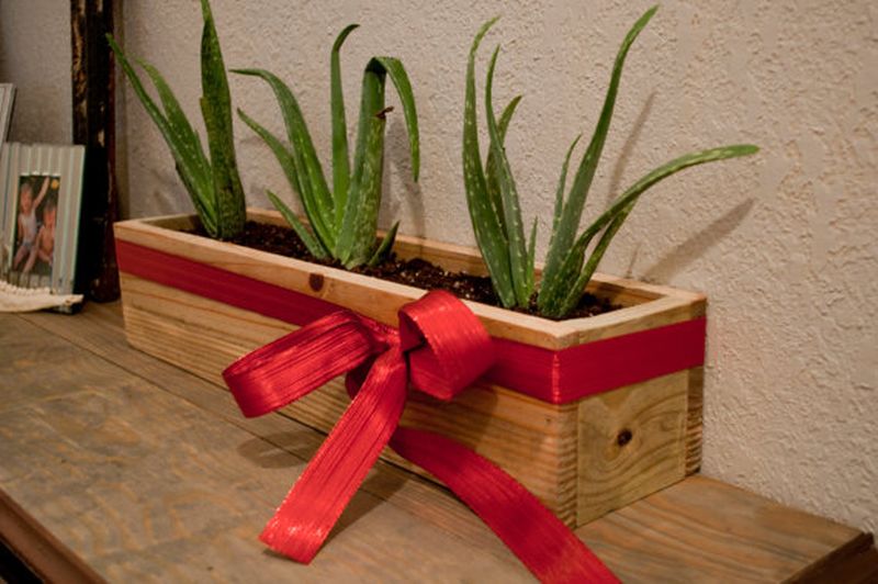 Reclaimed wood planter 