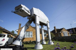 Ian Mockett builds life-size AT-AT Walker replica in his garden