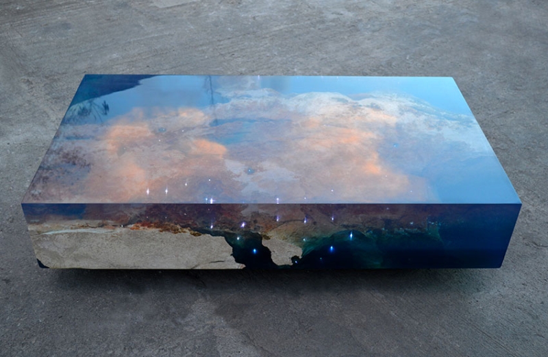 Starry sea table with water appeal