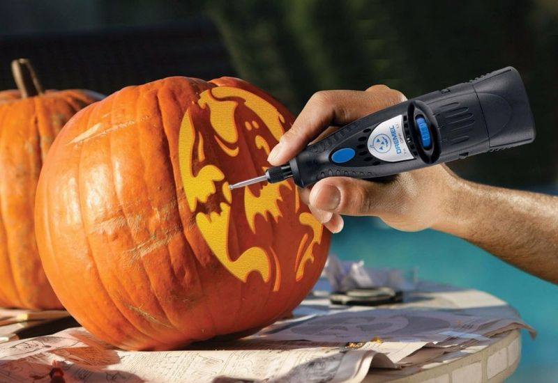 Choose carving tools very carefully