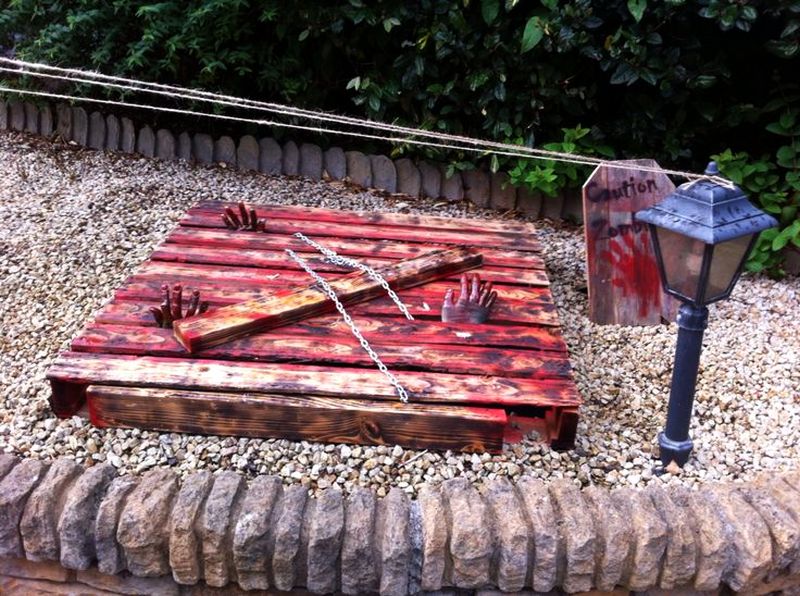 Spook Your Space: Creative Wood Pallet Halloween Decorations