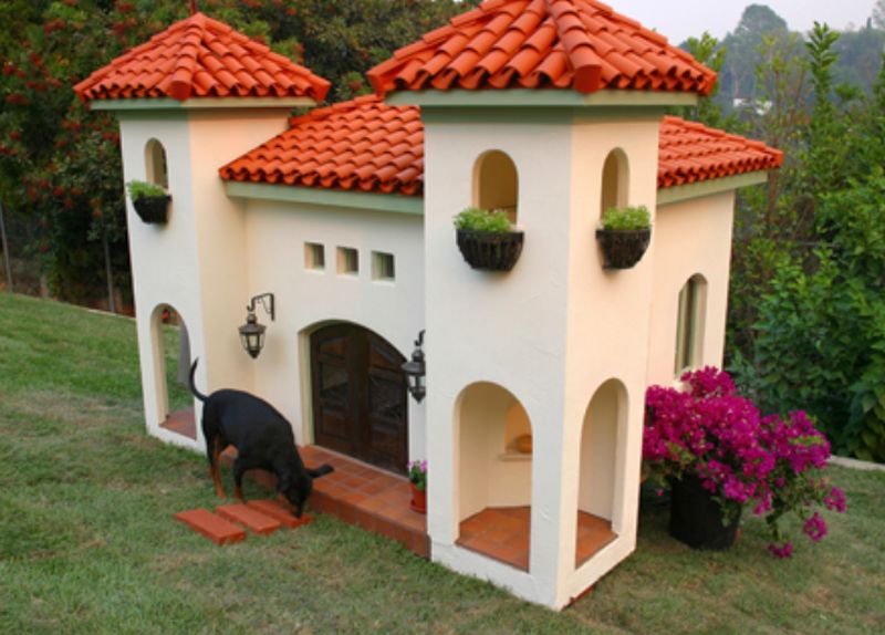 Plush doghouses by La petite mansion