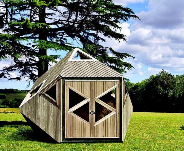 Tripod flat-pack garden shed by Woodwork Designs