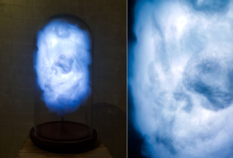 Twitter-powered cloud lamp flashes when Donald Trump tweets