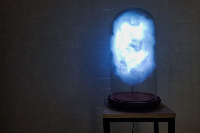 Twitter-powered cloud lamp flashes when Donald Trump tweets