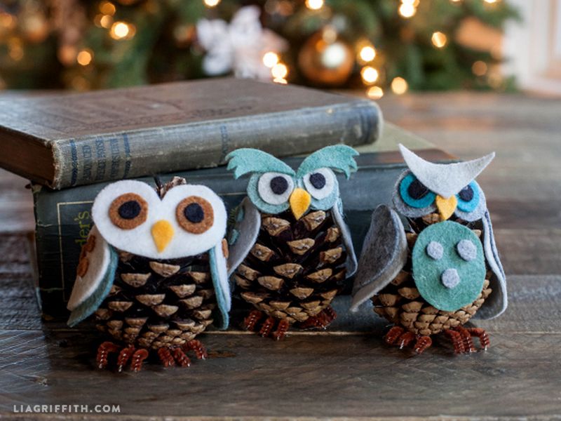 pinecone owl- DIY Christmas tree ornaments 