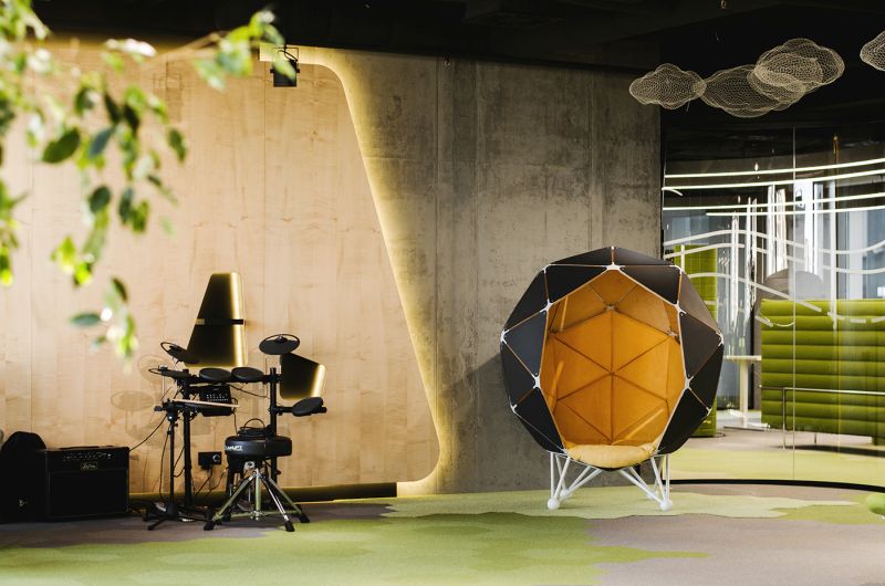 The Planet: One-person pod to escape from distracting sounds in open offices