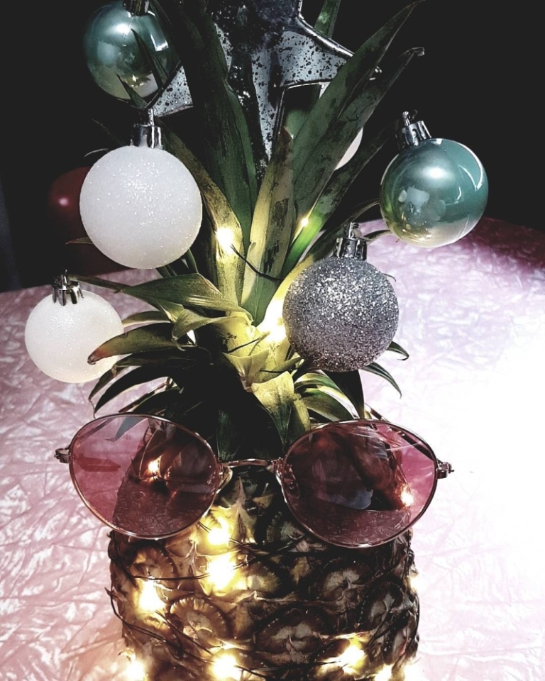 Pineapple Christmas Tree for Ones Who Like to Experiment