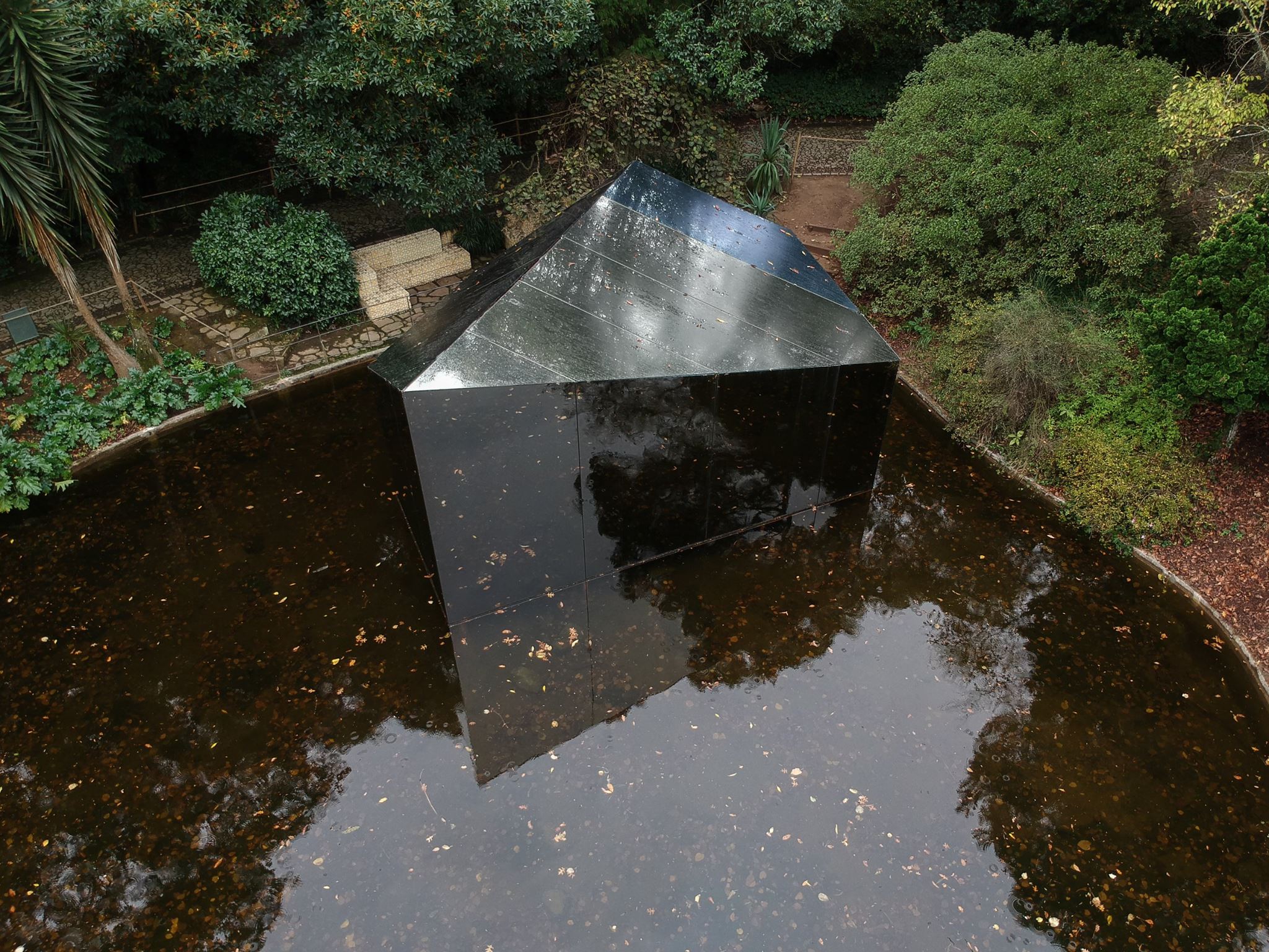 Mirror cabin home