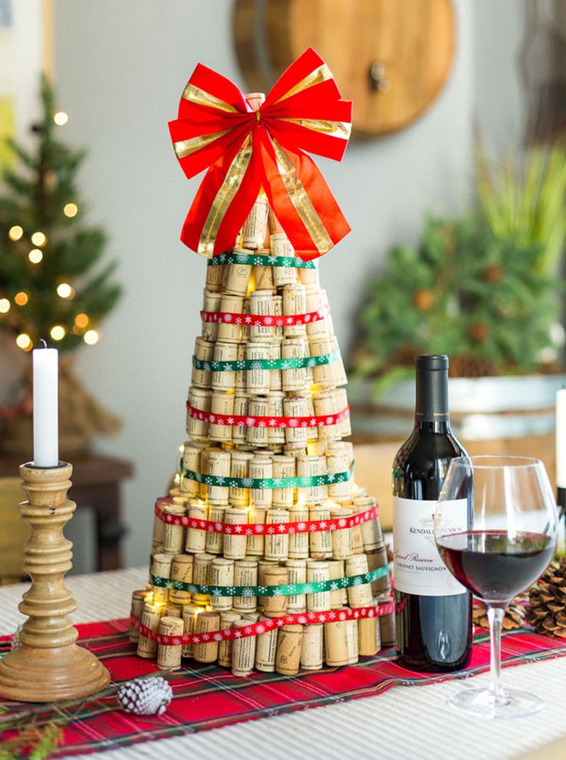 wine cork into tabletop christmas tree