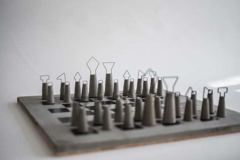 Daniel Skoták's Fortify Concrete Chess Set is Perfect for Minimalists