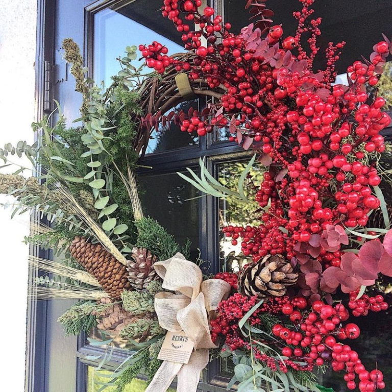 Cannabis wreath perfect to get high for the Christmas celebration