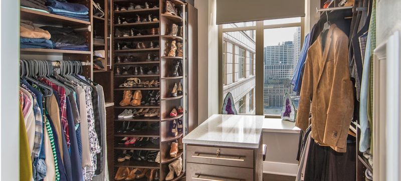 Lazy Lee's 360 Organizer revolving shoe closet to steal your apartment