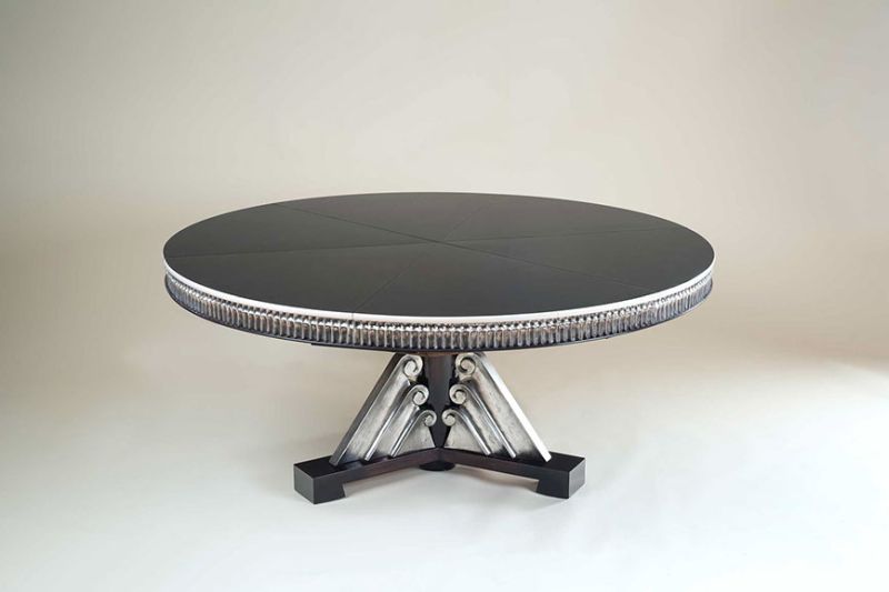 Rossi’s Evolution is a remote-controlled expanding table