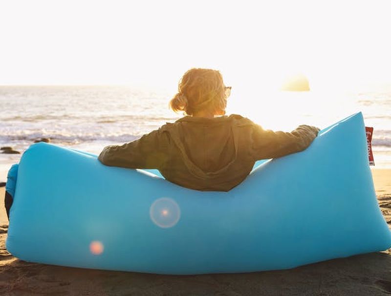 Lamzac inflatable couch