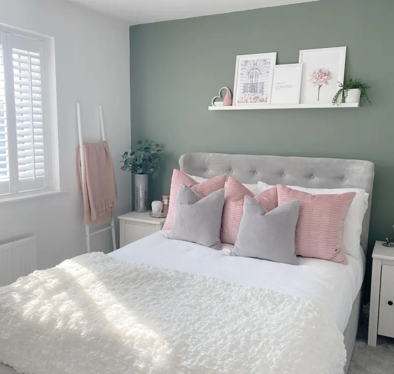 DIY bedroom makeover ideas - splash of new paint - accent wall 