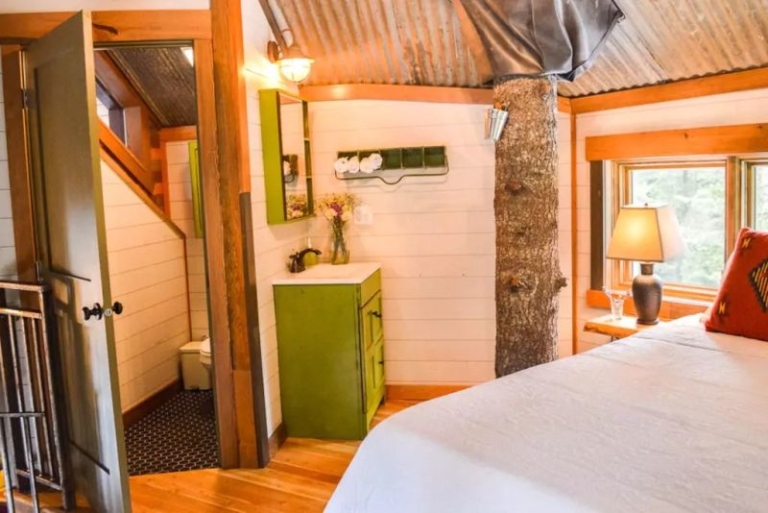 You can Book this Treehouse hotel in Montana on Airbnb