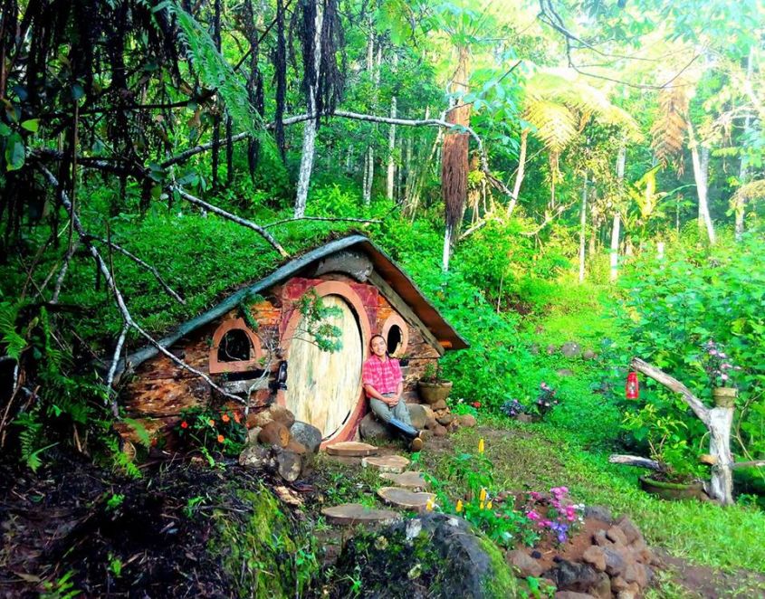 Life-Size Hobbit Houses in Philippines Look Straign out of Lord of the Rings