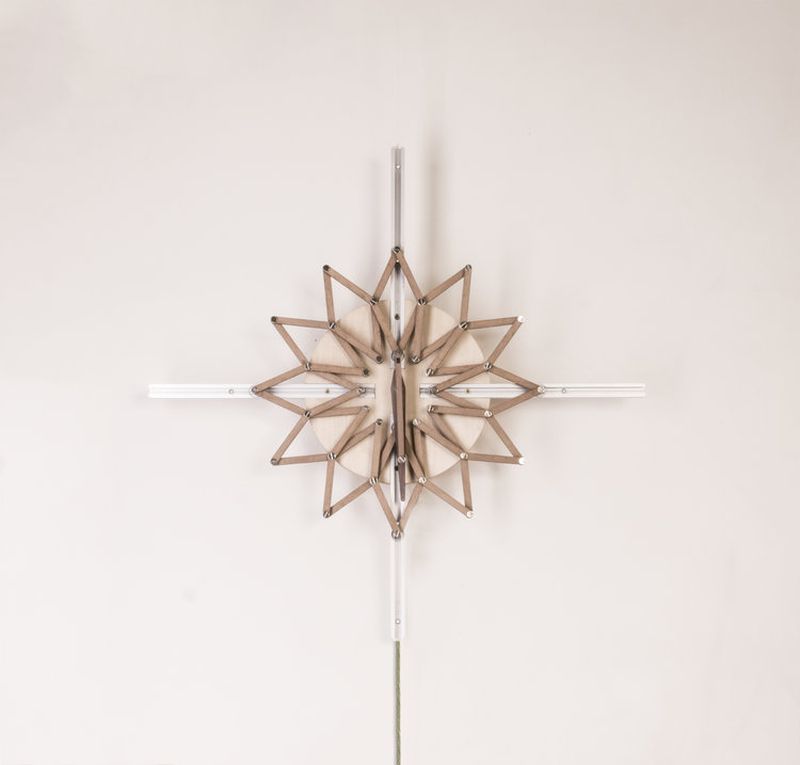 Animaro's Kinetic Clocks Change Shape with Time