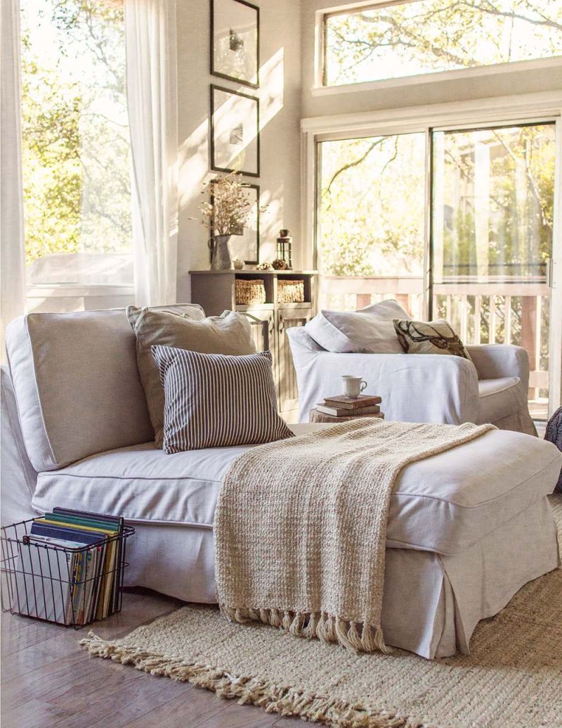 Gray floor with white furniture