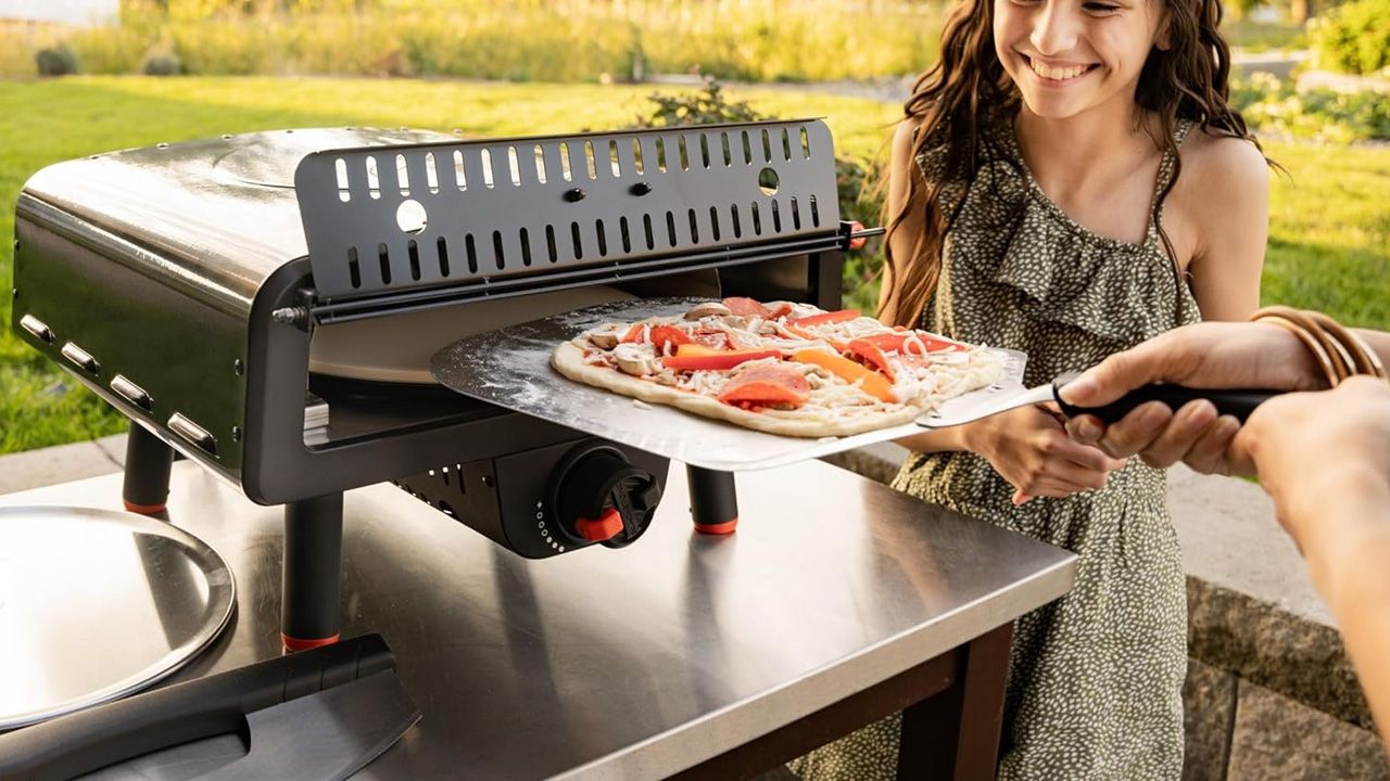 Best Christmas Gifts for Dad - Blackstone 2379 Tabletop Pizza Oven
