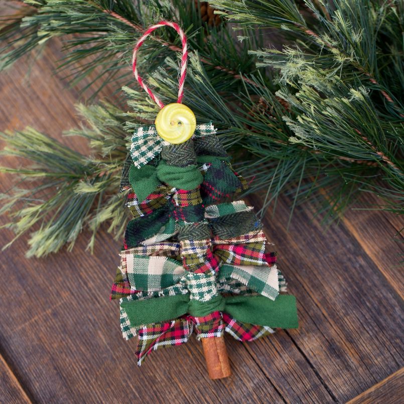 Scrap FaQbric DIY Christmas tree ornaments 