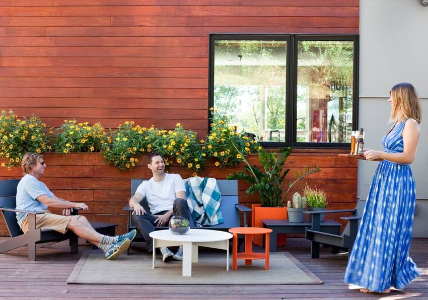 Loll Designs’ Outdoor Furniture Made from Recycled Plastic