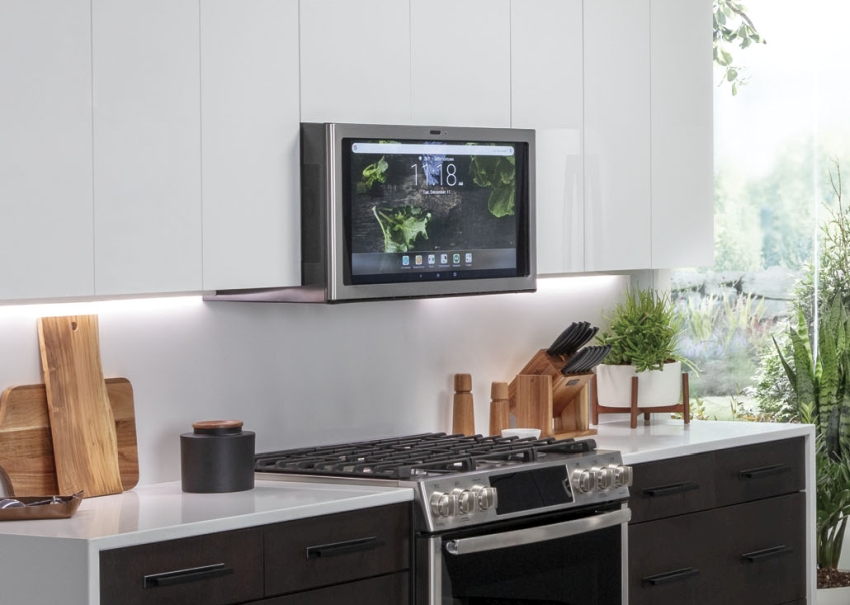 GE Kitchen Hub Smart Range Hood with 27inch Display at CES 2019