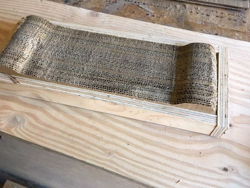 EasytoMake Cardboard Cat Scratching Pad